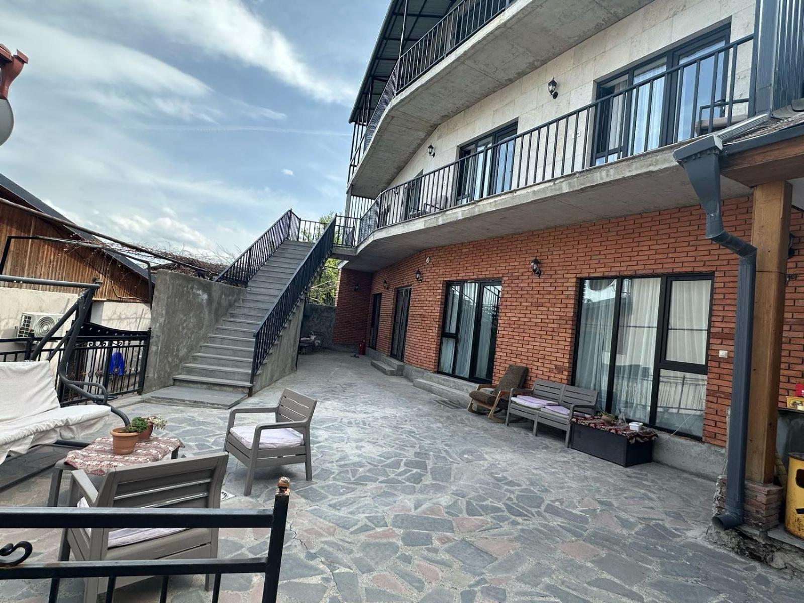 אחלציחה Hotel Terrace Rabath מראה חיצוני תמונה