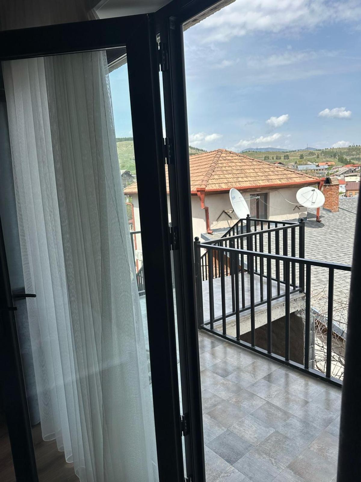 אחלציחה Hotel Terrace Rabath מראה חיצוני תמונה